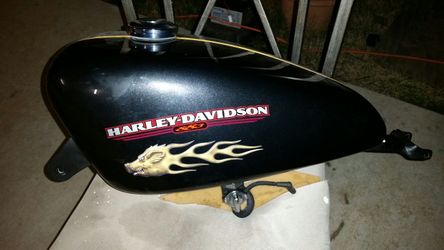 '06 Harley Davidson Peanut Tank
