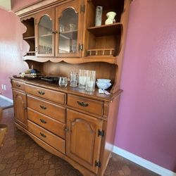 Free Hutch Vintage 