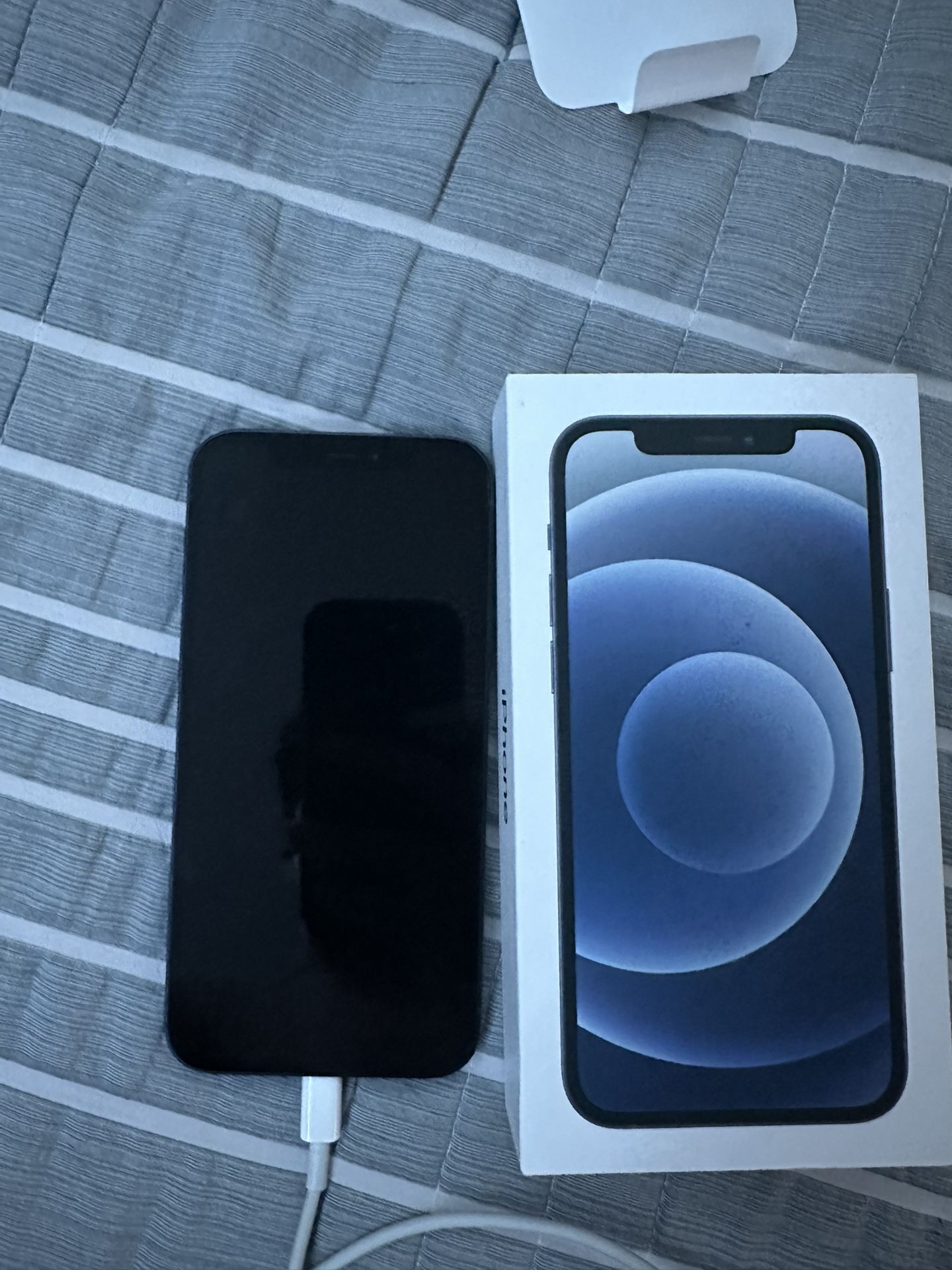 iPhone 12 64GB metro Locked