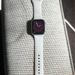 Apple Watch series 8 starlight aluminum vase starlight sport band