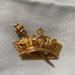 Vintage 1960’s Era Signed ORA, Gold Tone Crown Pin/Brooch.