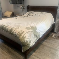 Queen Bed 