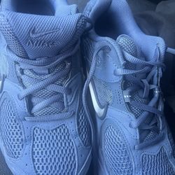 Nike Women’s Blue 8.5