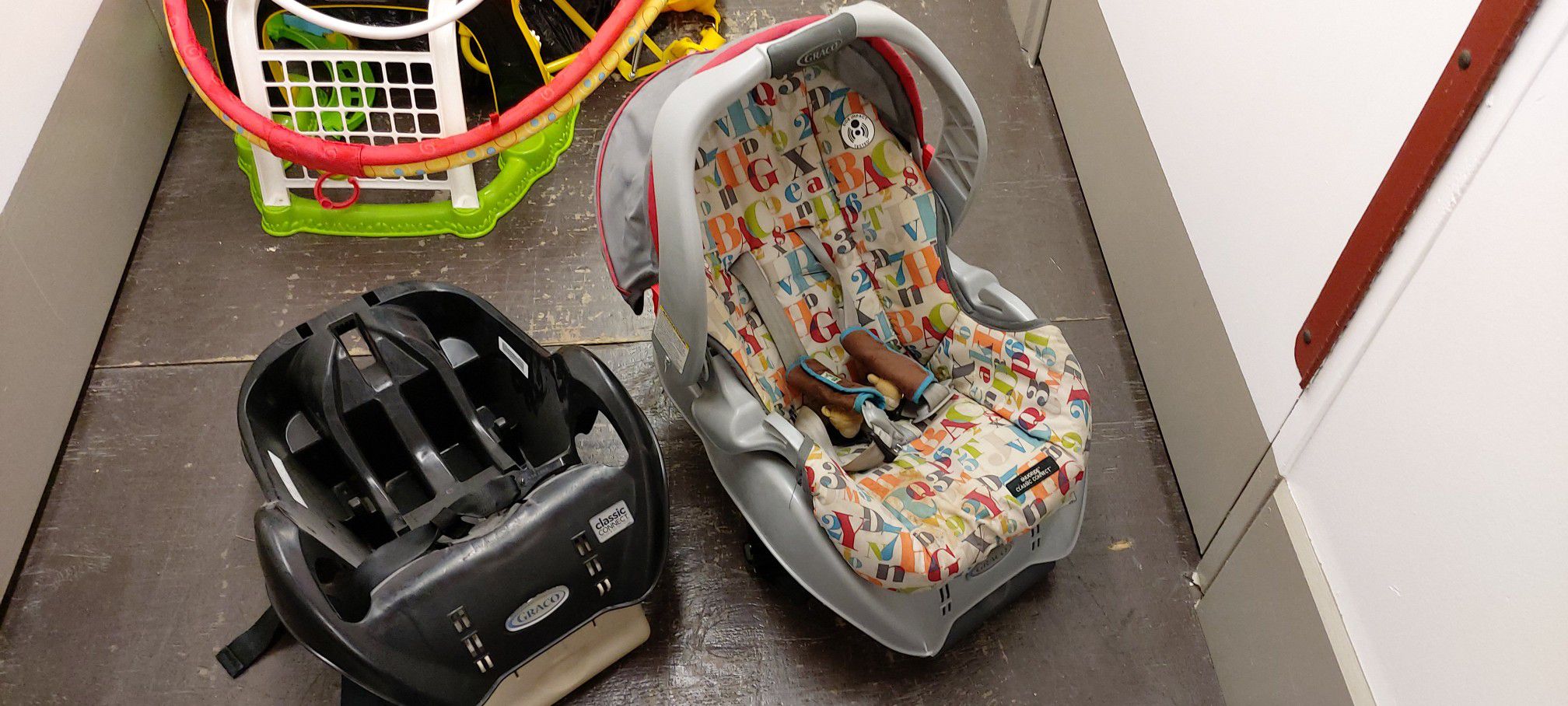 GRACO BABY CAR SEAT