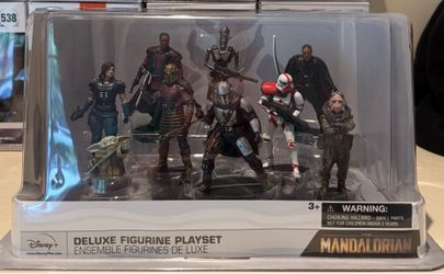 The Mandalorian Star Wars Deluxe Figurine Playset 9 figures Brand New In Box