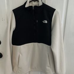 North face Quarter Zip Up**NEW**