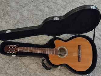 Rivera classical guitar. Case