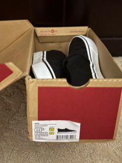 Size 3 Vans Asher Slip-On Sneakers Black/Black