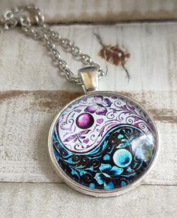 Ying & Yang Necklace with Organza Bag