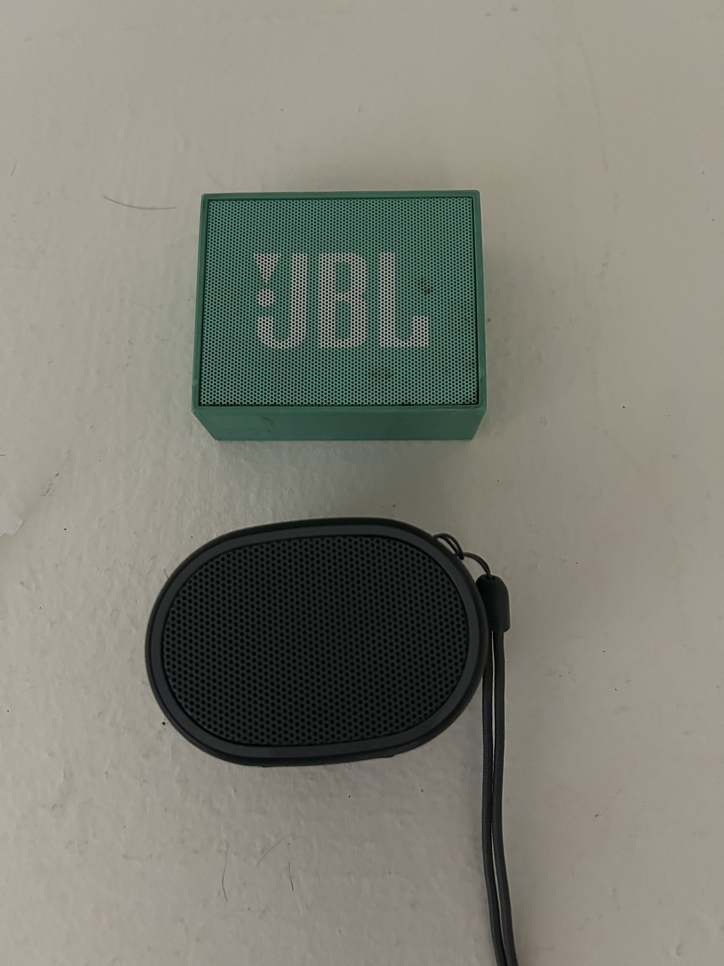 Used bluetooth speakers (JBL and sony): works Perfect