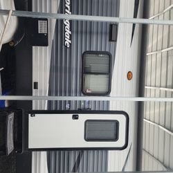 2016 32 Foot Camper With Slide Bunk Beds