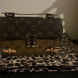 LV purse