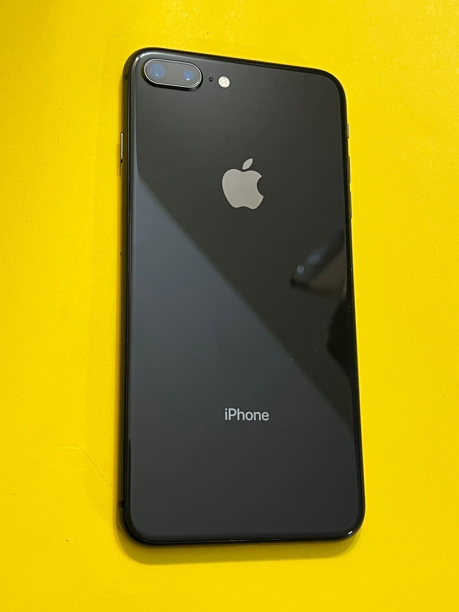iPhone 8 Plus 128 Gb Unlocked (firm Price)