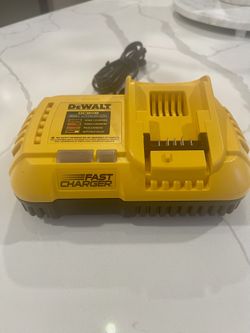 DeWalt Fast Charger 20V