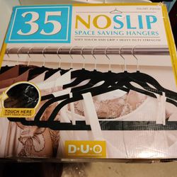 New! Duo 35 no-slip space saving velour hangers.