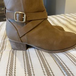 Girls Boots
