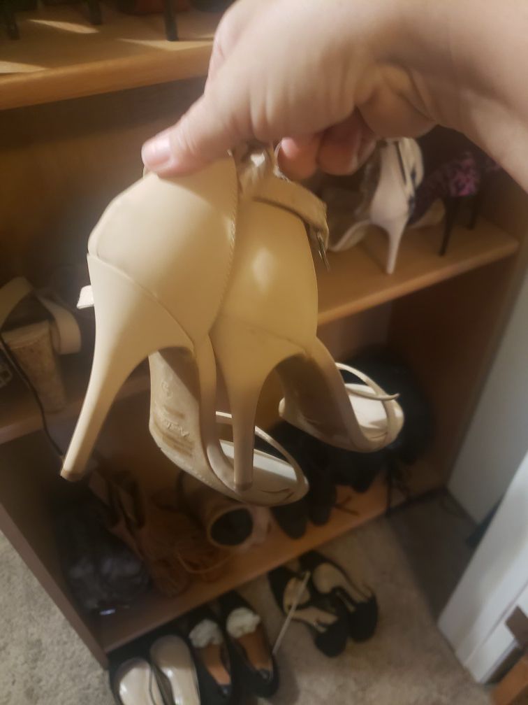 Womens nude heels pumps