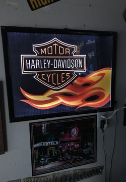 Harley Davidson firme lights up