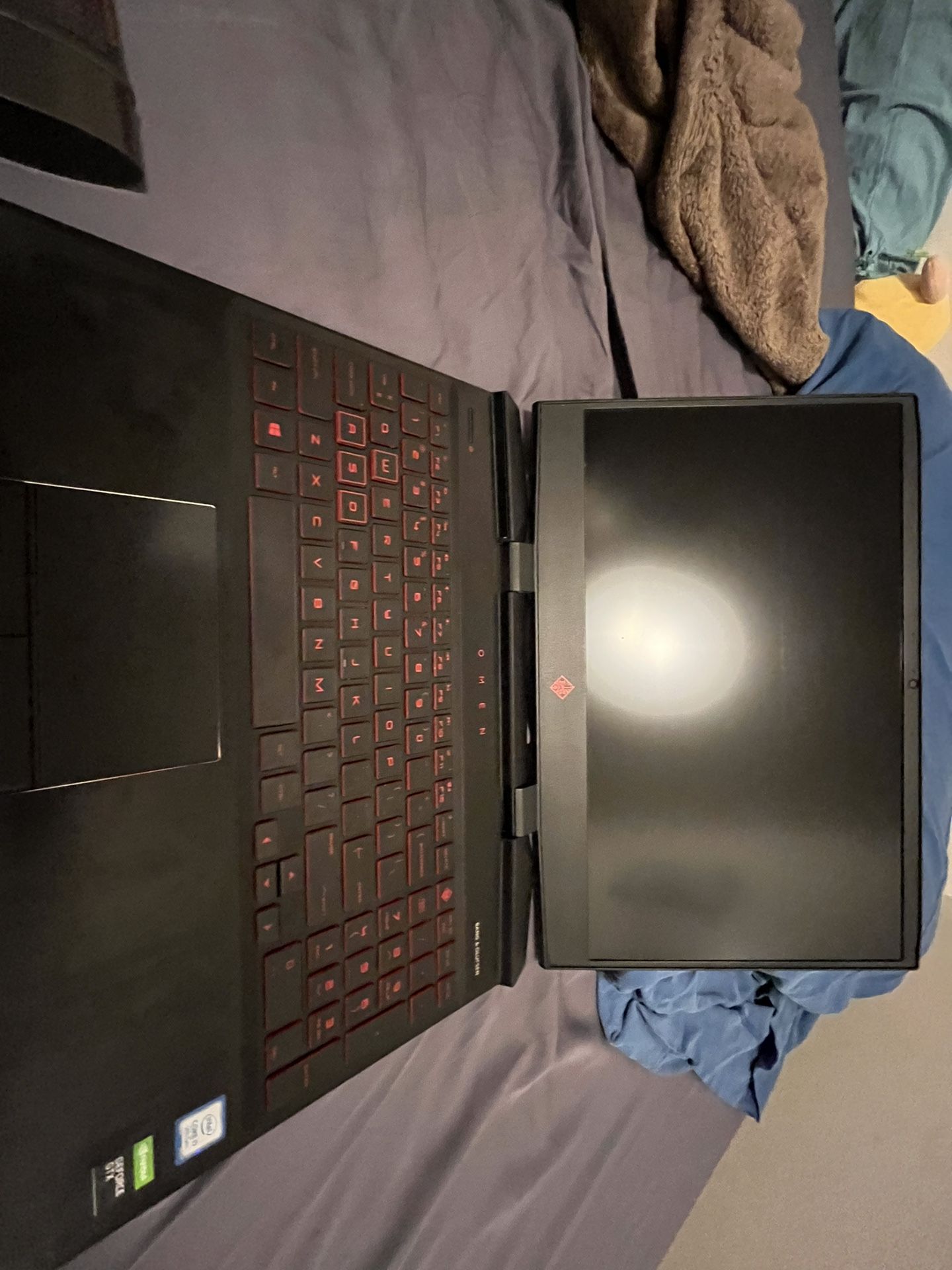 laptop for sale trying to get cash 