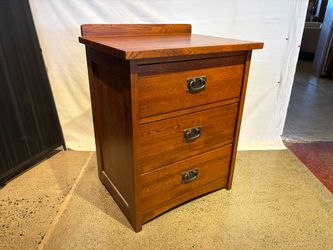 TRADWINS Mission Style Solid Oak 3-Drawer Nightstand