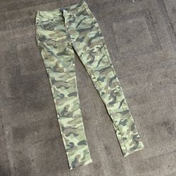 Size Small ci soon army print jeggings 