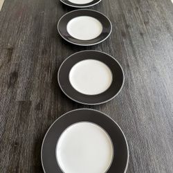 Modern Black & White Dinnerware Set – 4 Plates