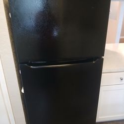 Frigidaire Fridge 