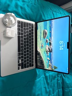 MacBook Silver M5