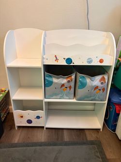 Space theme bookshelf and toy organizer