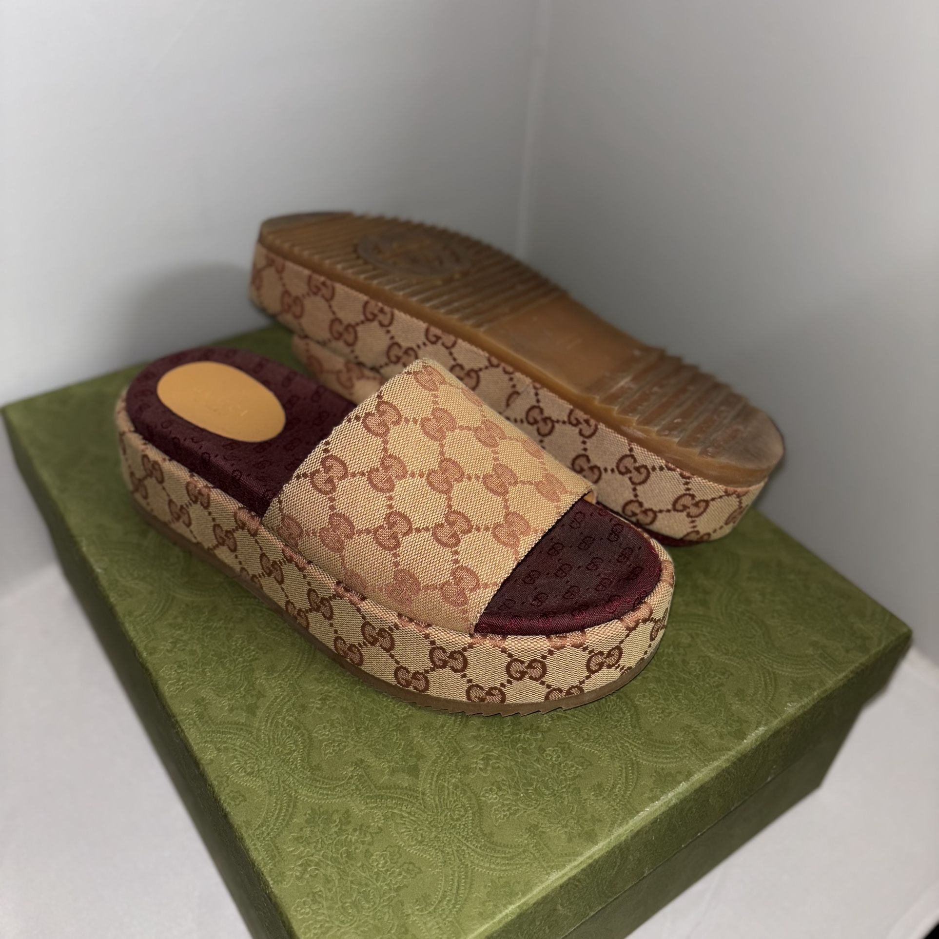 Gucci Angelina GG Supreme Platform Slides Size 38