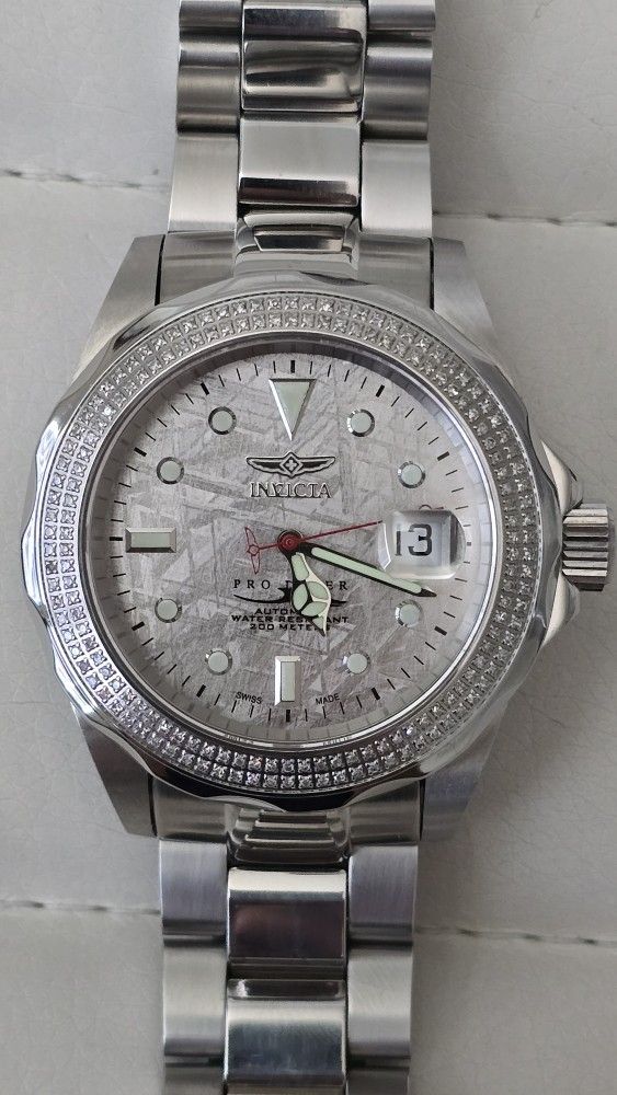 RARE INVICTA METEORITE DIAL AND DIAMONDS MENS WATCH