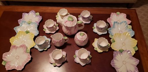 Bombay Co Tea set for 8