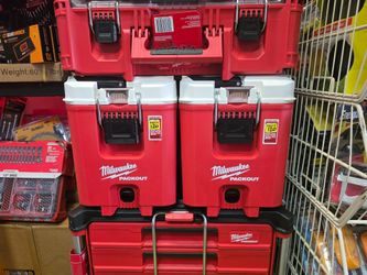 MILWAUKEE PACKOUT ICE CHEST
