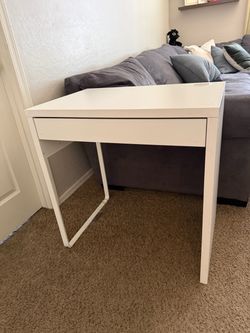 Small desk / Vanity