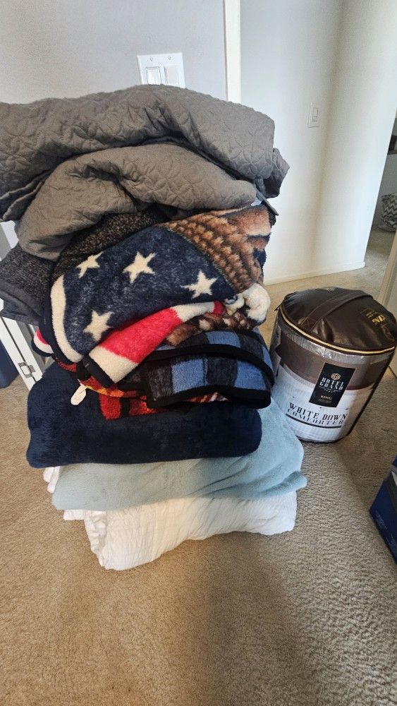 Blankets - Lots Of Them Some New!