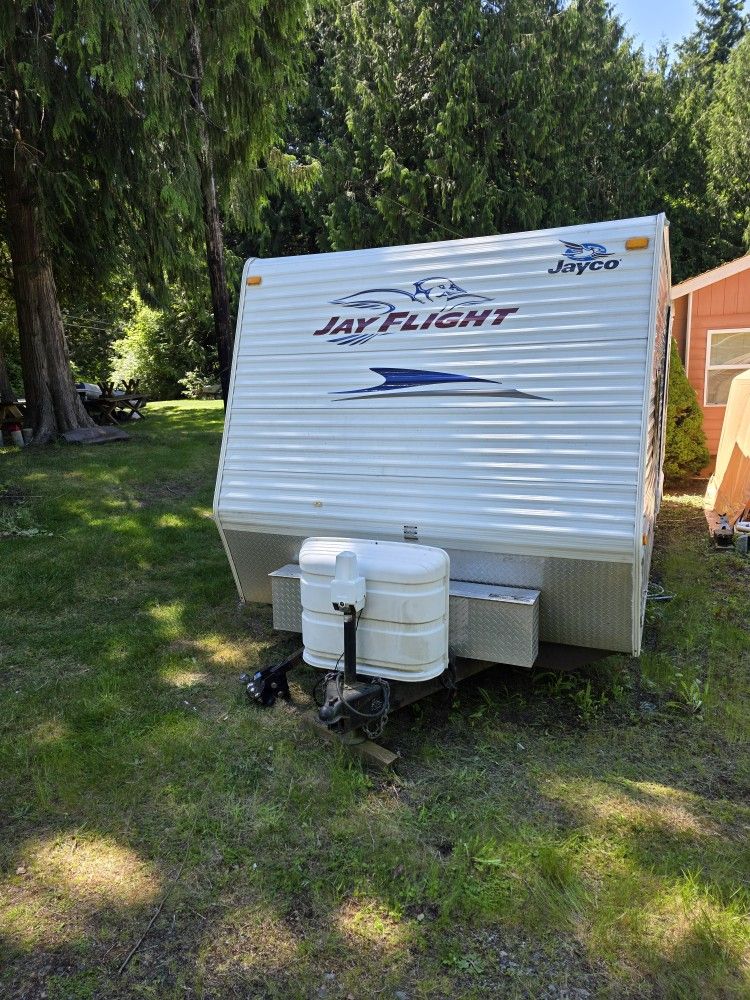 NICE 2011 JAYCO JFlight *$7500 THIS WEEKEND ONLY*