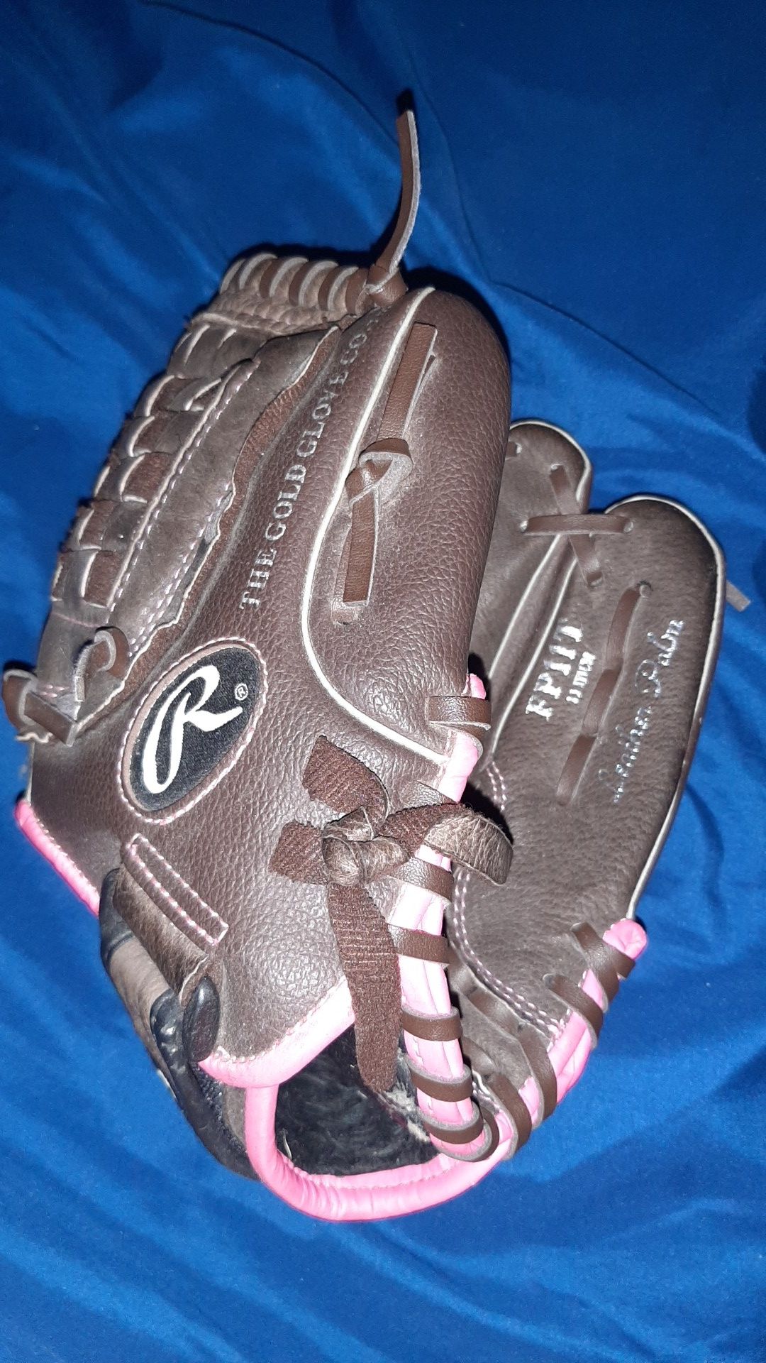 Fastpitch Softball/Baseball 11 inch glove With 1 baseball