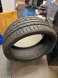 255-30-22 IRONMAN USED TIRE LIKE NEW ($125 installed)