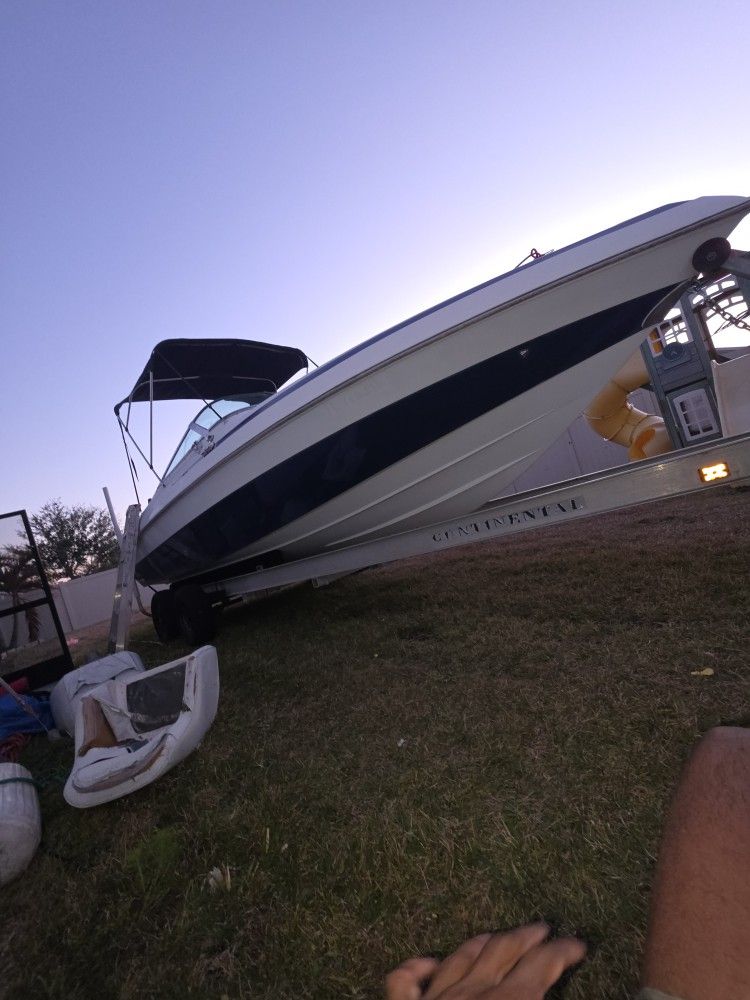 1990 25ft Cobolt 7.4 454 Engine