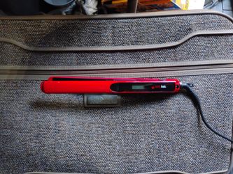 Sexy Hair Straightener Gets To 450degrees In Like New Cond I Used It For A Wedding And For A Few Cheer Competitions And Now I'm Having To Down Size .