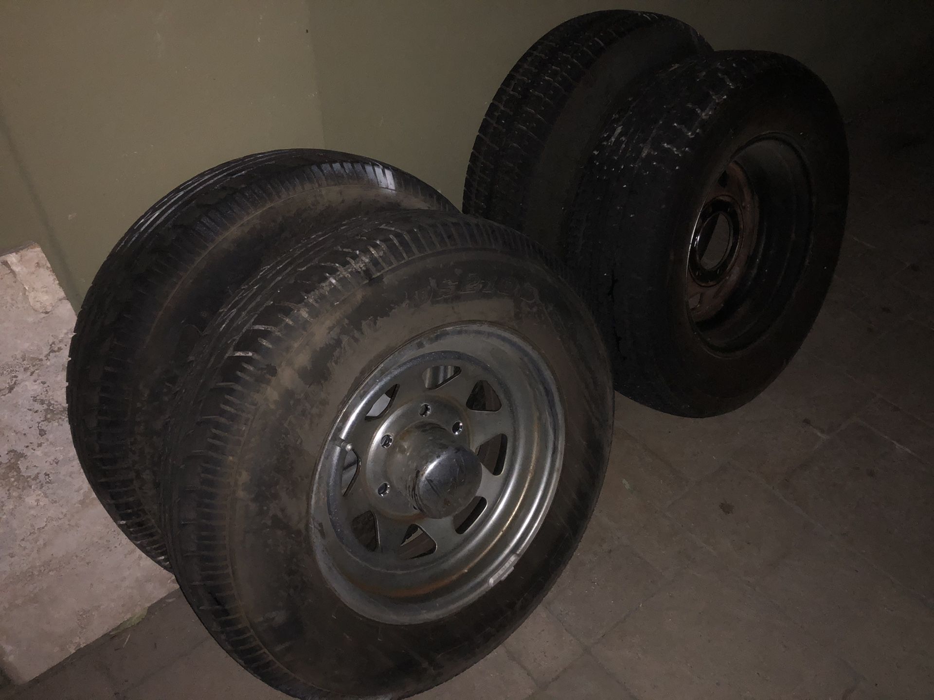 Trailer wheels and tire