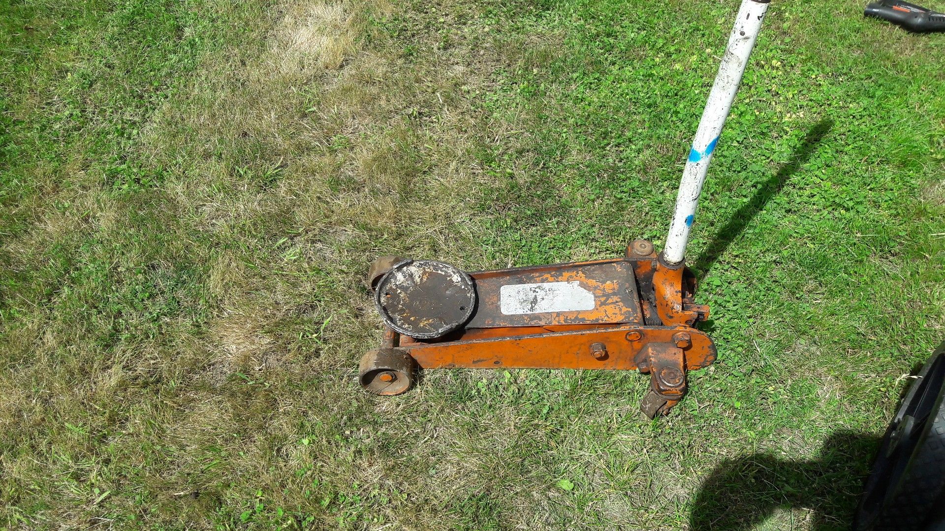 Old floor jack for Sale in Anacortes, WA OfferUp