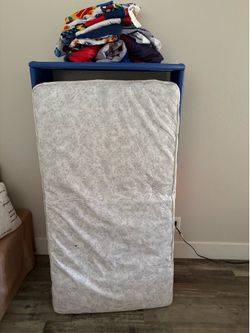 Toddler bed