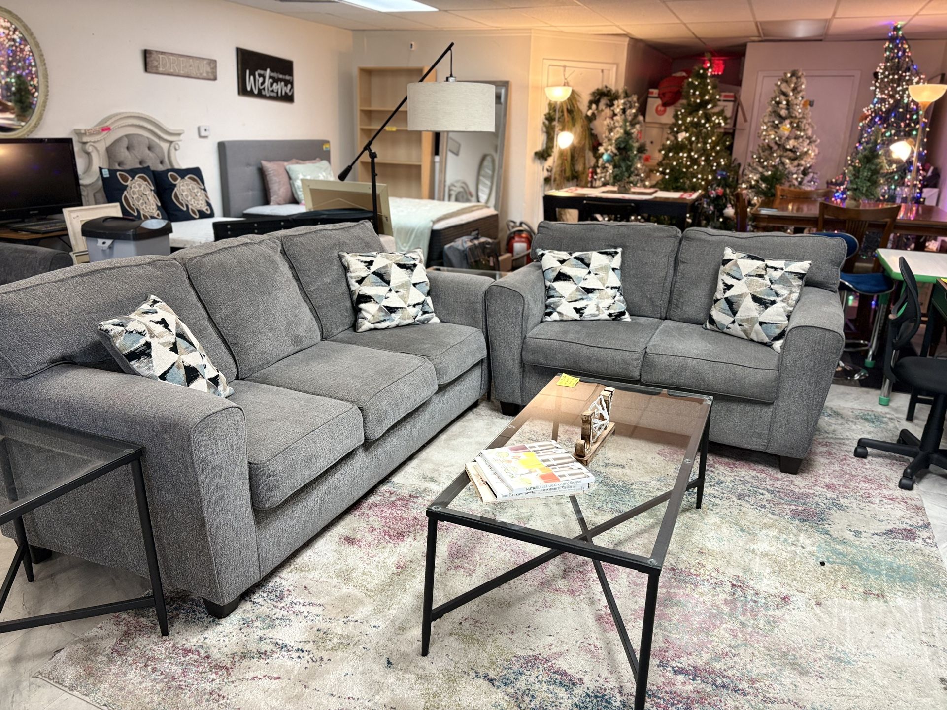 2pc Gray Sofa That With Four Pillows