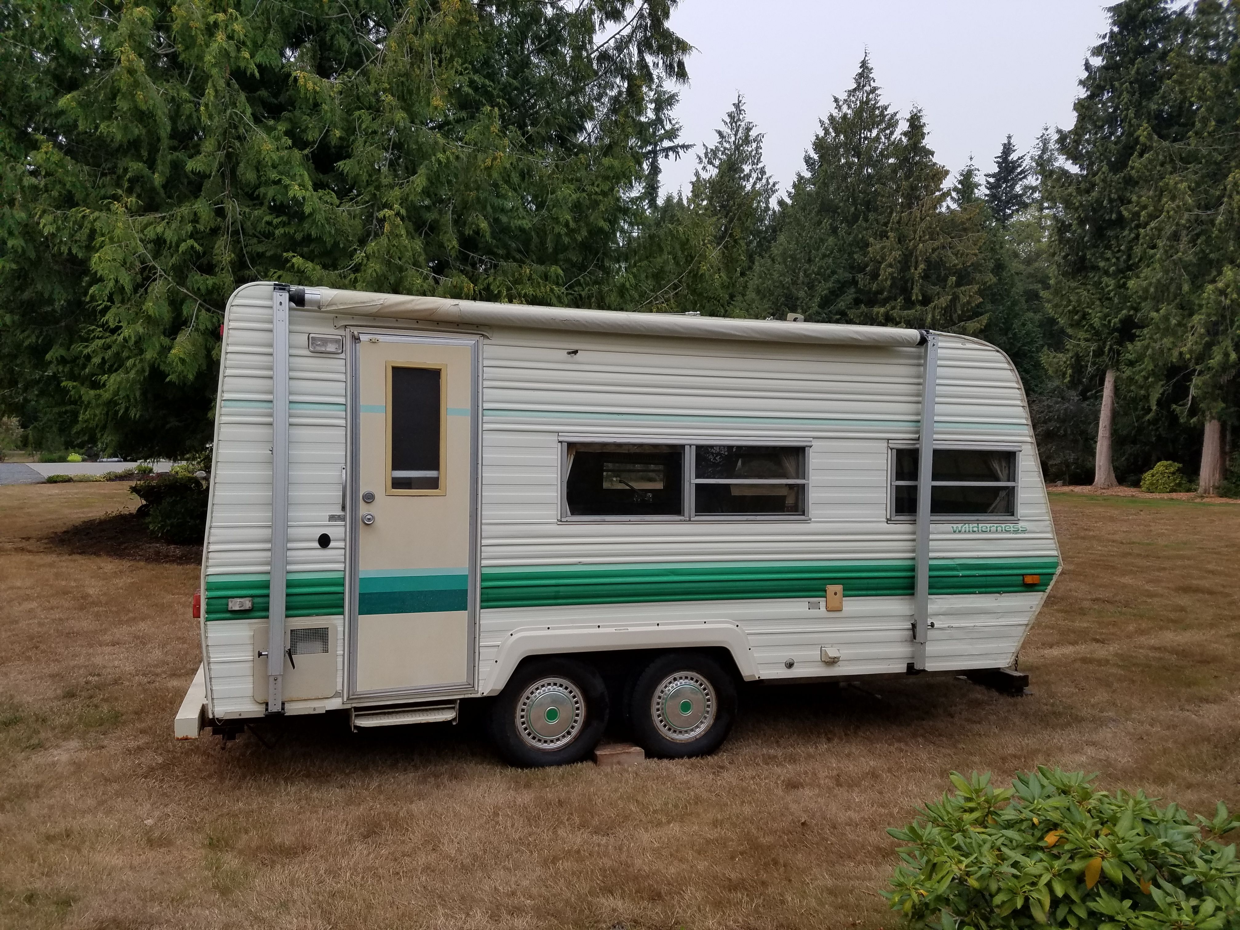 SOLD PENDING PICKUP. 1982 Fleetwood Wilderness 19 foot travel trailer