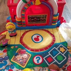 Fisher PRICE MUSICAL Schoolhouse 