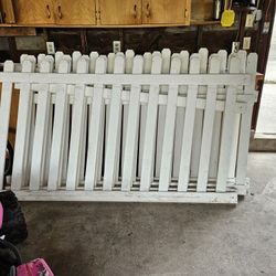 White Vinyl Fensing  W Posts