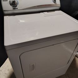 Electric Dryer 220v ( Delivery?)
