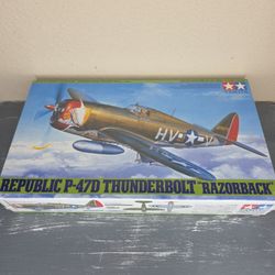 Tamiya 1/48 REPUBLIC P-47D THUNDERBOLT "RAZORBACK" SEALED Model Kit 61086