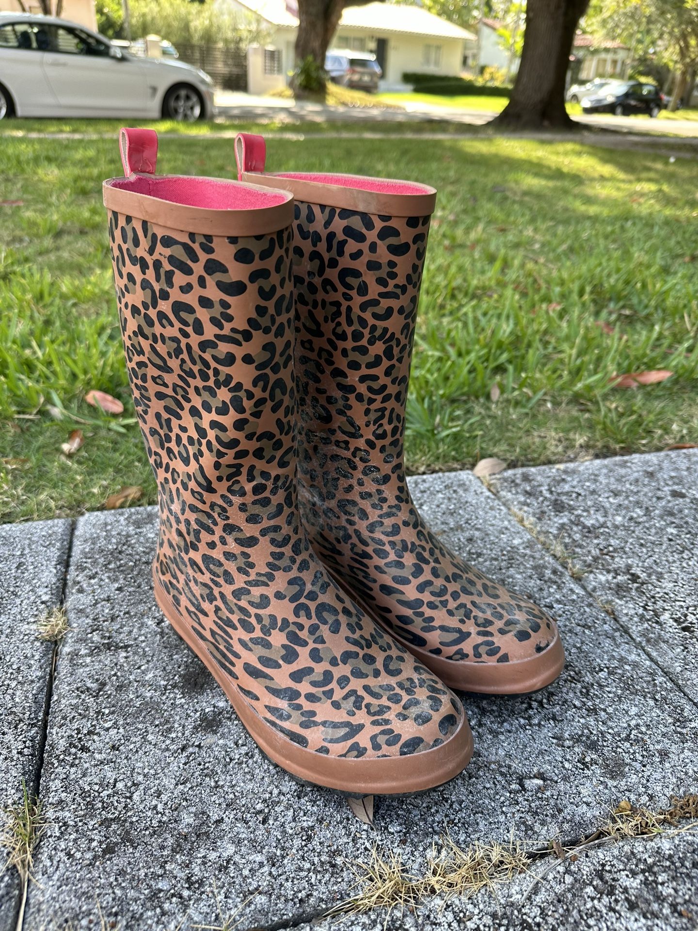 Cat  & Jack Size 5 Rubber Boots